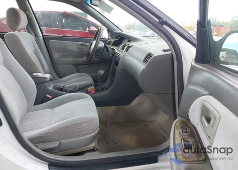 1998 Toyota Camry Le from USA, damaged, VIN JT2BG22K4W0205854